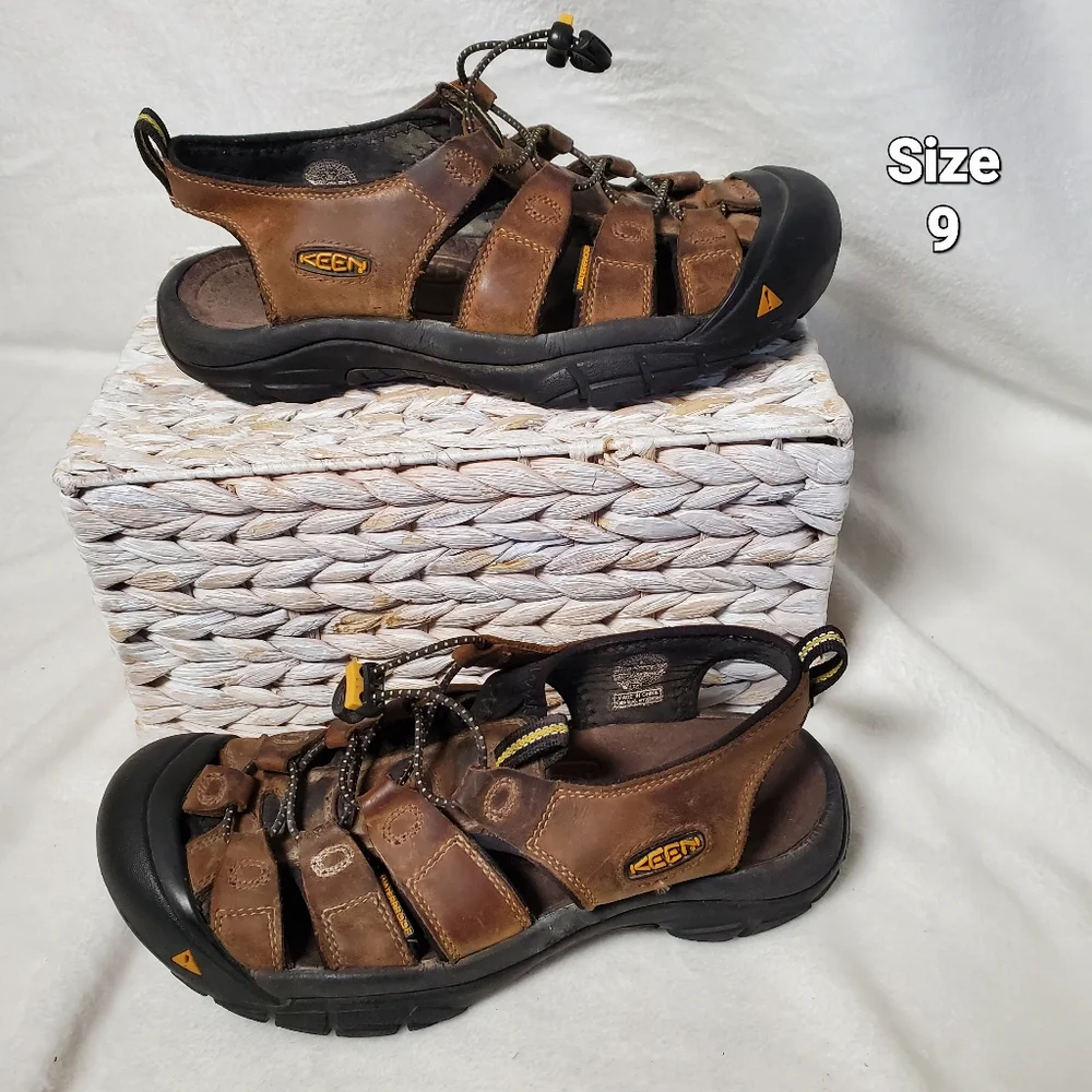 Keen Brown and Black Men's Closed-Toe Hiking Sandals
